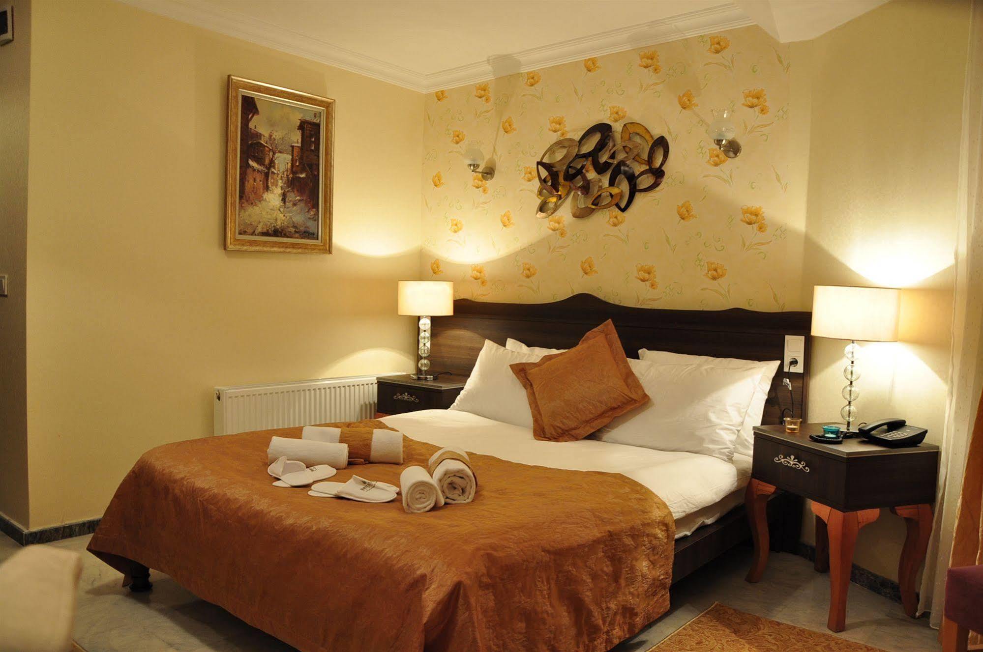 Guest House Harbiye อิสตันบูล ภายนอก รูปภาพ