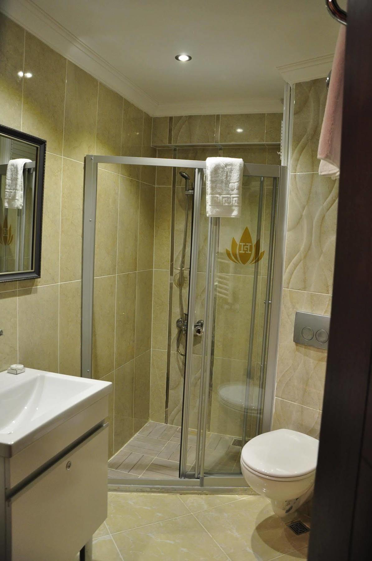Guest House Harbiye อิสตันบูล ภายนอก รูปภาพ